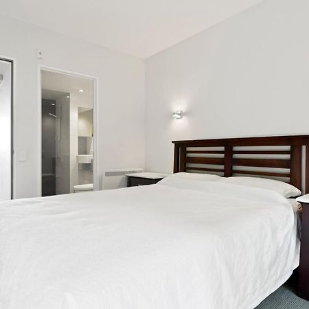 Stunning 2 Bedroom Apartment With Balcony! Queenstown Ngoại thất bức ảnh