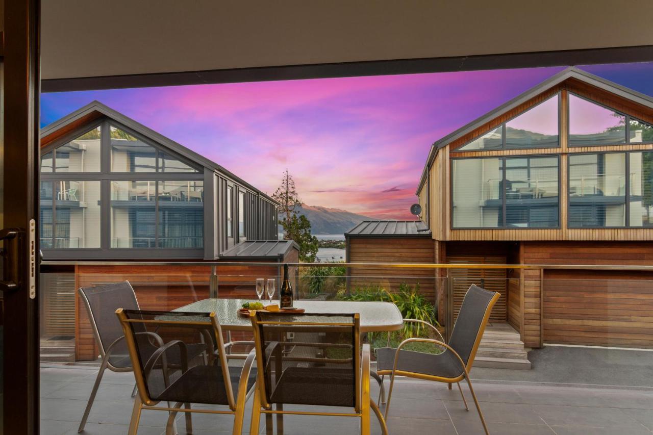 Stunning 2 Bedroom Apartment With Balcony! Queenstown Ngoại thất bức ảnh