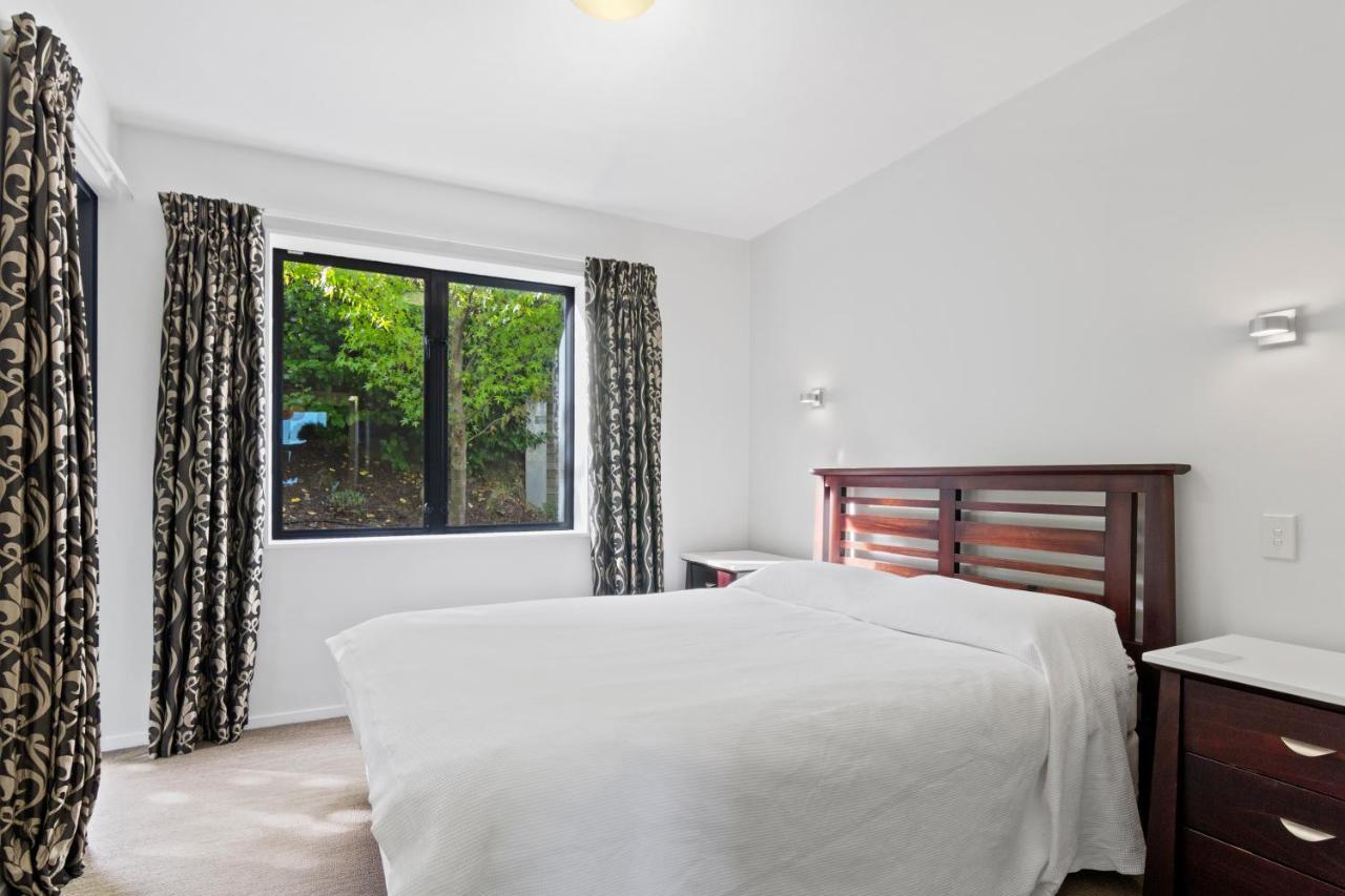 Stunning 2 Bedroom Apartment With Balcony! Queenstown Ngoại thất bức ảnh
