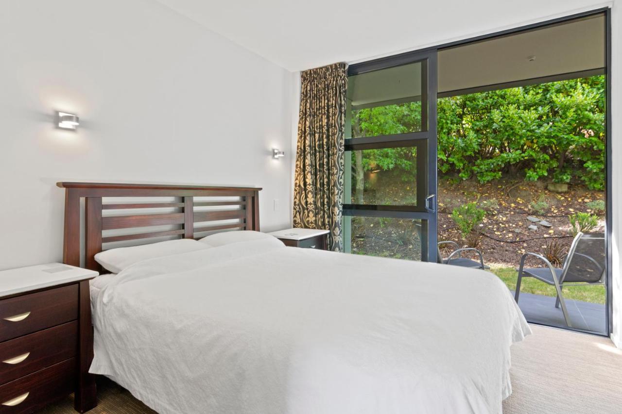 Stunning 2 Bedroom Apartment With Balcony! Queenstown Ngoại thất bức ảnh