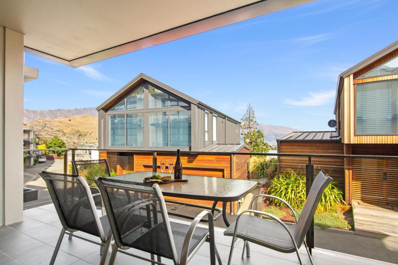 Stunning 2 Bedroom Apartment With Balcony! Queenstown Ngoại thất bức ảnh