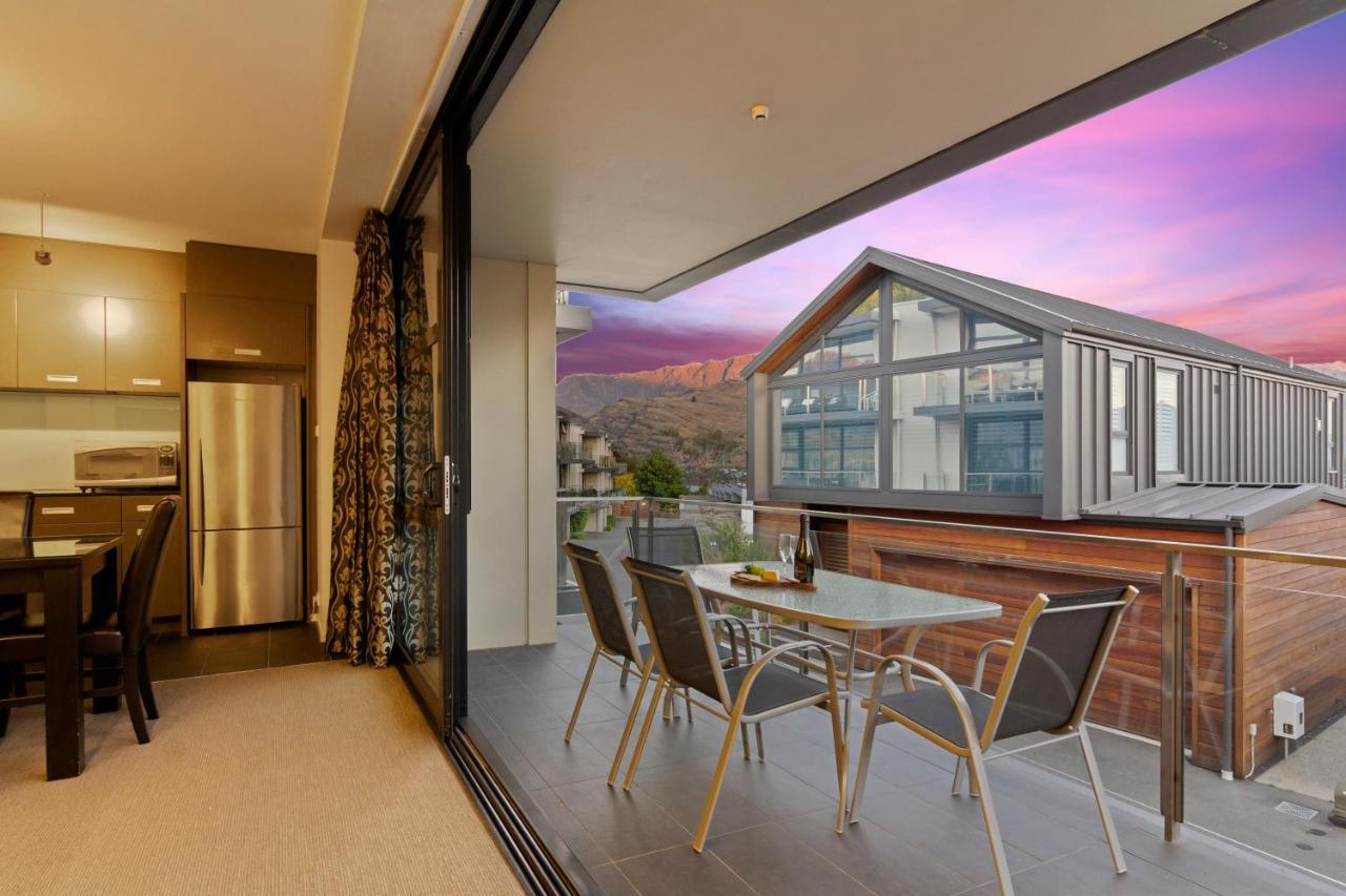 Stunning 2 Bedroom Apartment With Balcony! Queenstown Ngoại thất bức ảnh